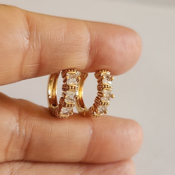 New 18K Gold Plated Princess Cut Diamond Huggie Hoop Earrings for Women - Picture 6 of 9